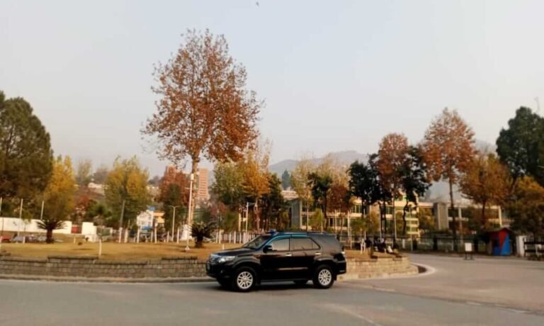 Dry Cold Persists in Muzaffarabad as Absence of Rain Increases Pollution